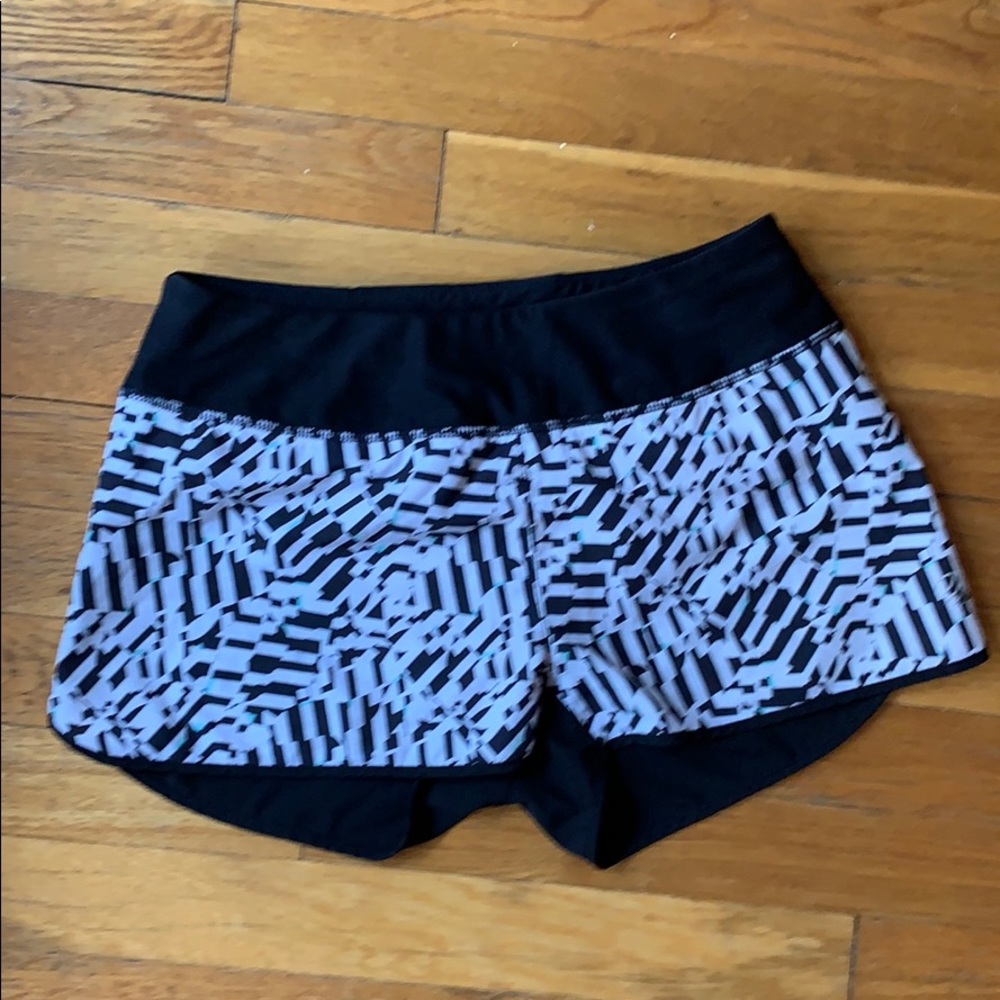 Mpg black and pattern running shorts. Size XS